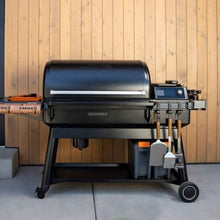 Afbeelding in Gallery-weergave laden, THE NEW TRAEGER IRONWOOD XL INT   Ervaar de evolutie van houtgestookte smaak met de geheel nieuwe Traeger Ironwood®.